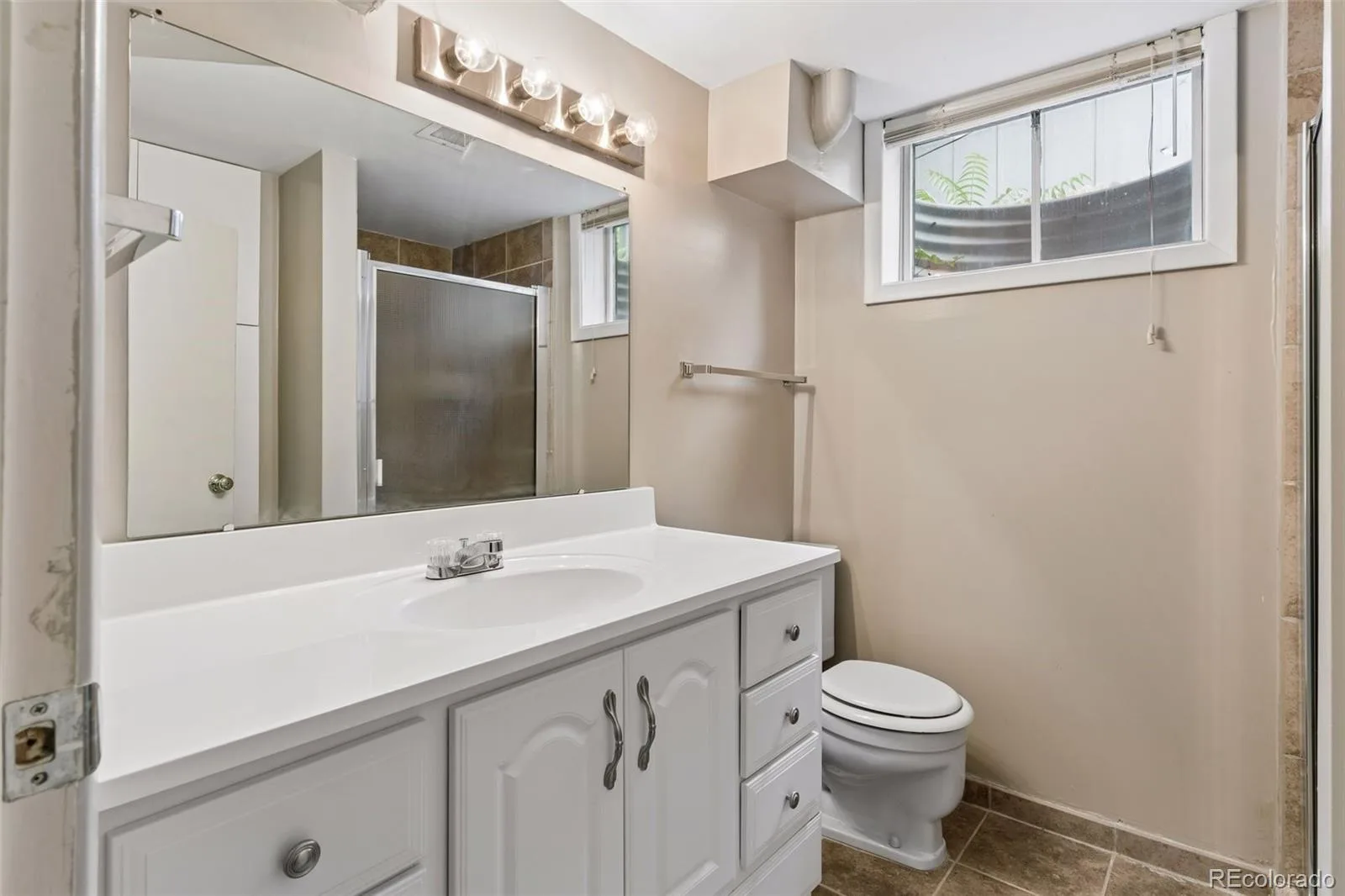 3445 S Bellaire Street Denver CO 80222 | MLS #REC9189190 09222026140936 1600 25