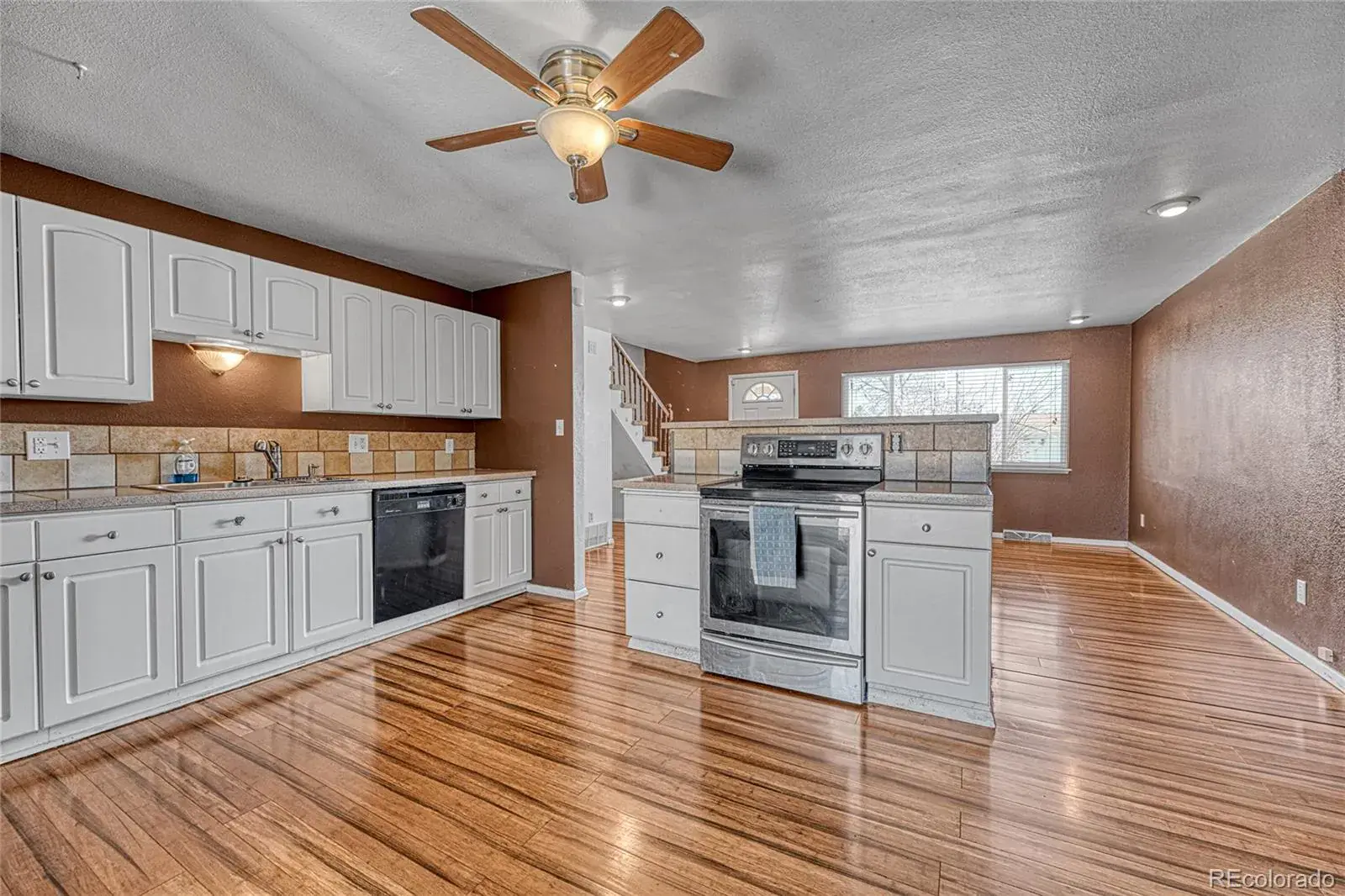 02272026172000 1600 9