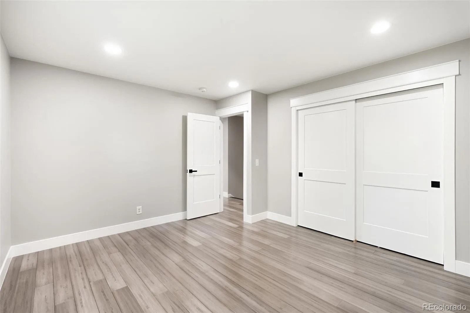 4015 S Olive Street Denver CO 80237 | MLS #REC9191927 09222026140908 1600 27