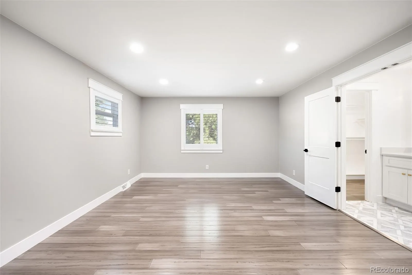 4015 S Olive Street Denver CO 80237 | MLS #REC9191927 09222026140908 1600 30