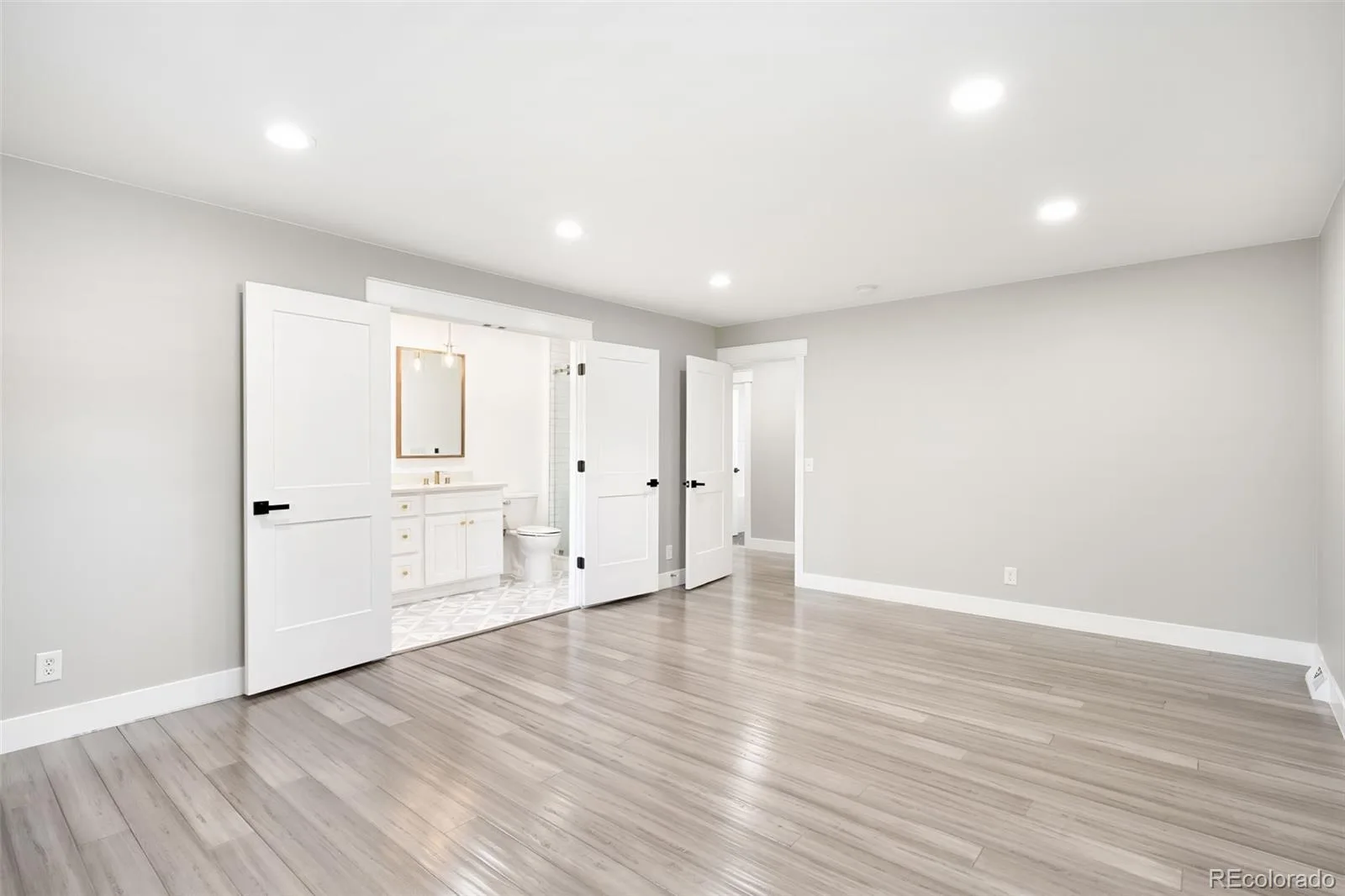 4015 S Olive Street Denver CO 80237 | MLS #REC9191927 09222026140908 1600 31