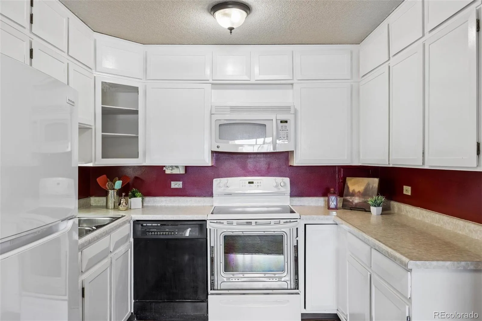 9150 E Center Avenue #4B Denver CO 80247 | MLS #REC9198399 07222026023253 1600 3