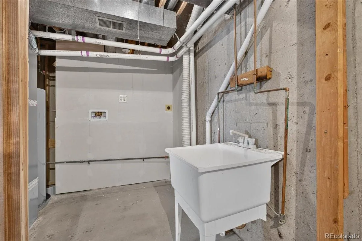 3708 S Ensenada Street Aurora CO 80013 | MLS #REC9198467 08262026154508 1200 34