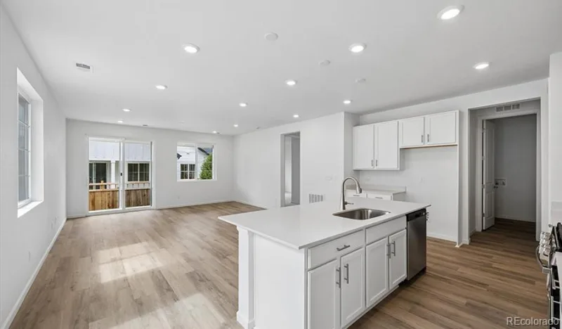 6573 N Malta Street Aurora CO 80019 | MLS #REC9202040 09222026140746 800 3