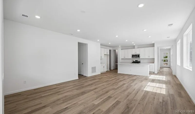 6573 N Malta Street Aurora CO 80019 | MLS #REC9202040 09222026140746 800 6