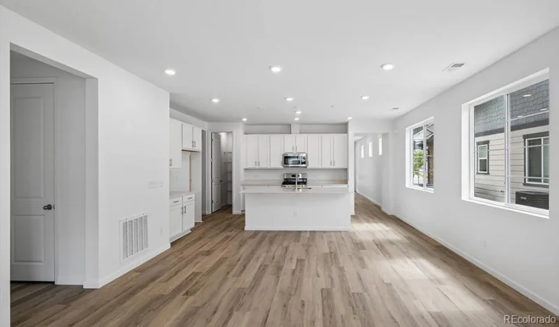 6573 N Malta Street Aurora CO 80019 | MLS #REC9202040 09222026140746 800 7