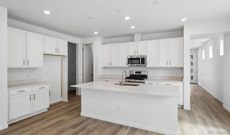 6573 N Malta Street Aurora CO 80019 | MLS #REC9202040 09222026140746 800 8