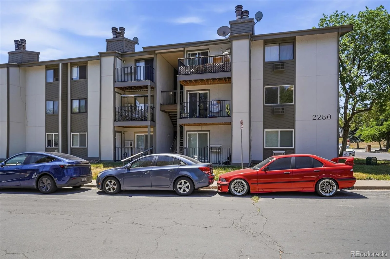2280 S Oswego Way #201 Aurora CO 80014 | MLS #REC9203448 08272026004523 1600 1