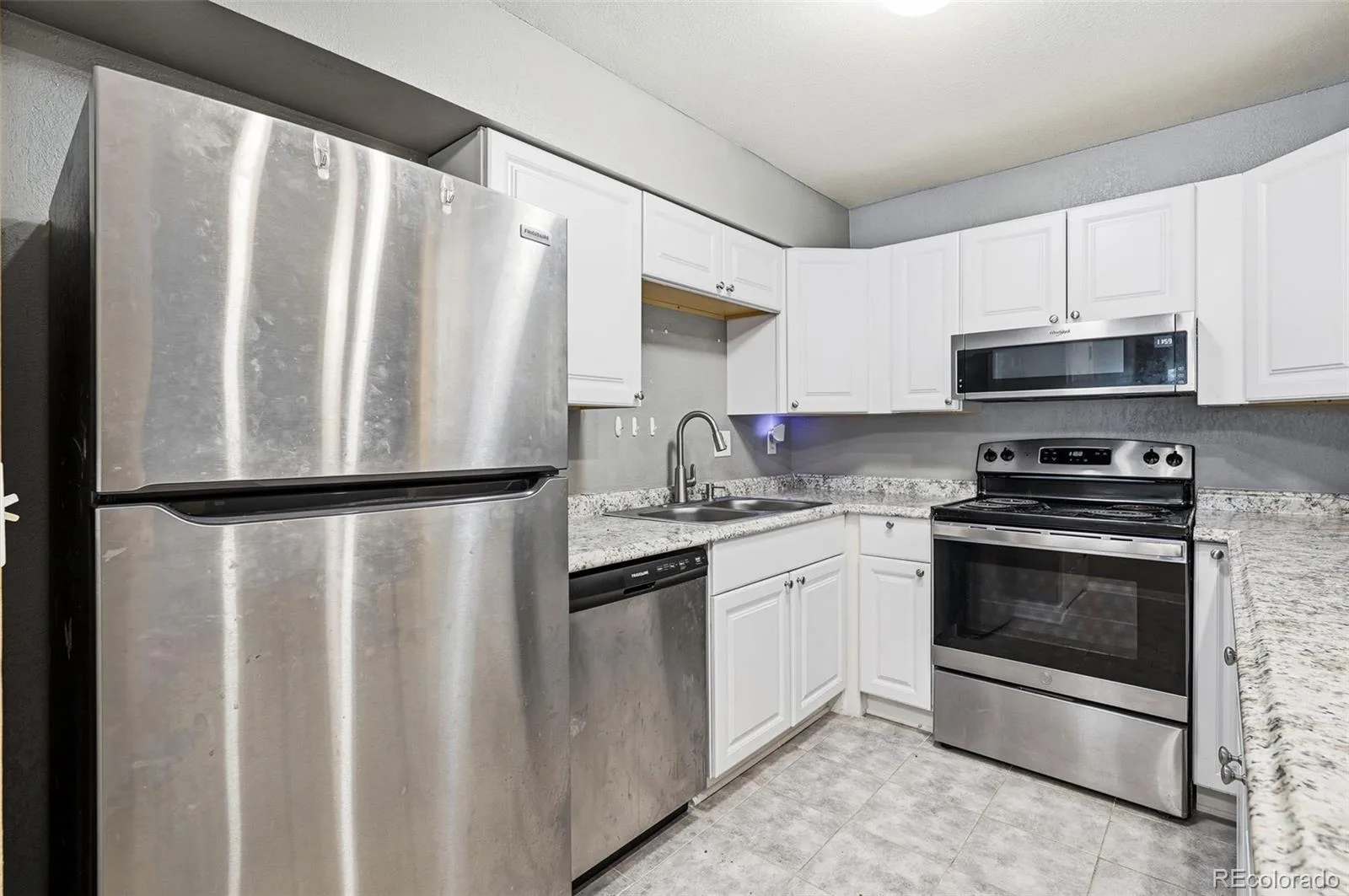 2280 S Oswego Way #201 Aurora CO 80014 | MLS #REC9203448 08272026004523 1600 14