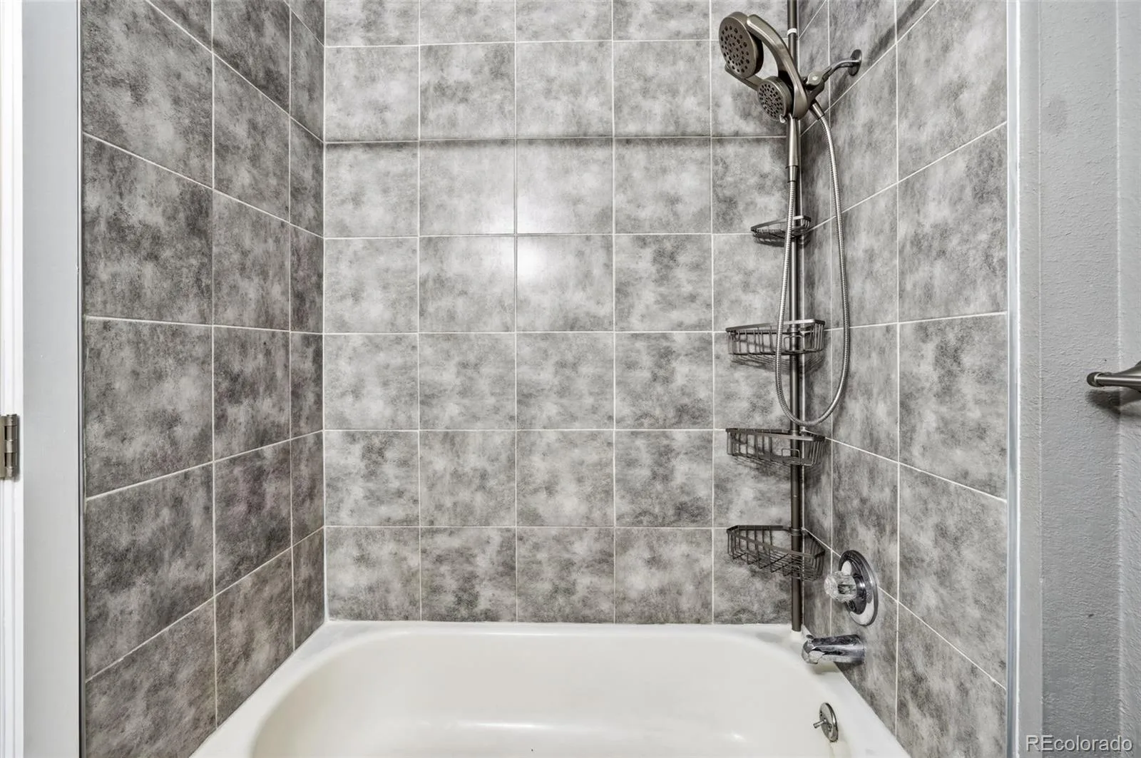 2280 S Oswego Way #201 Aurora CO 80014 | MLS #REC9203448 08272026004523 1600 22