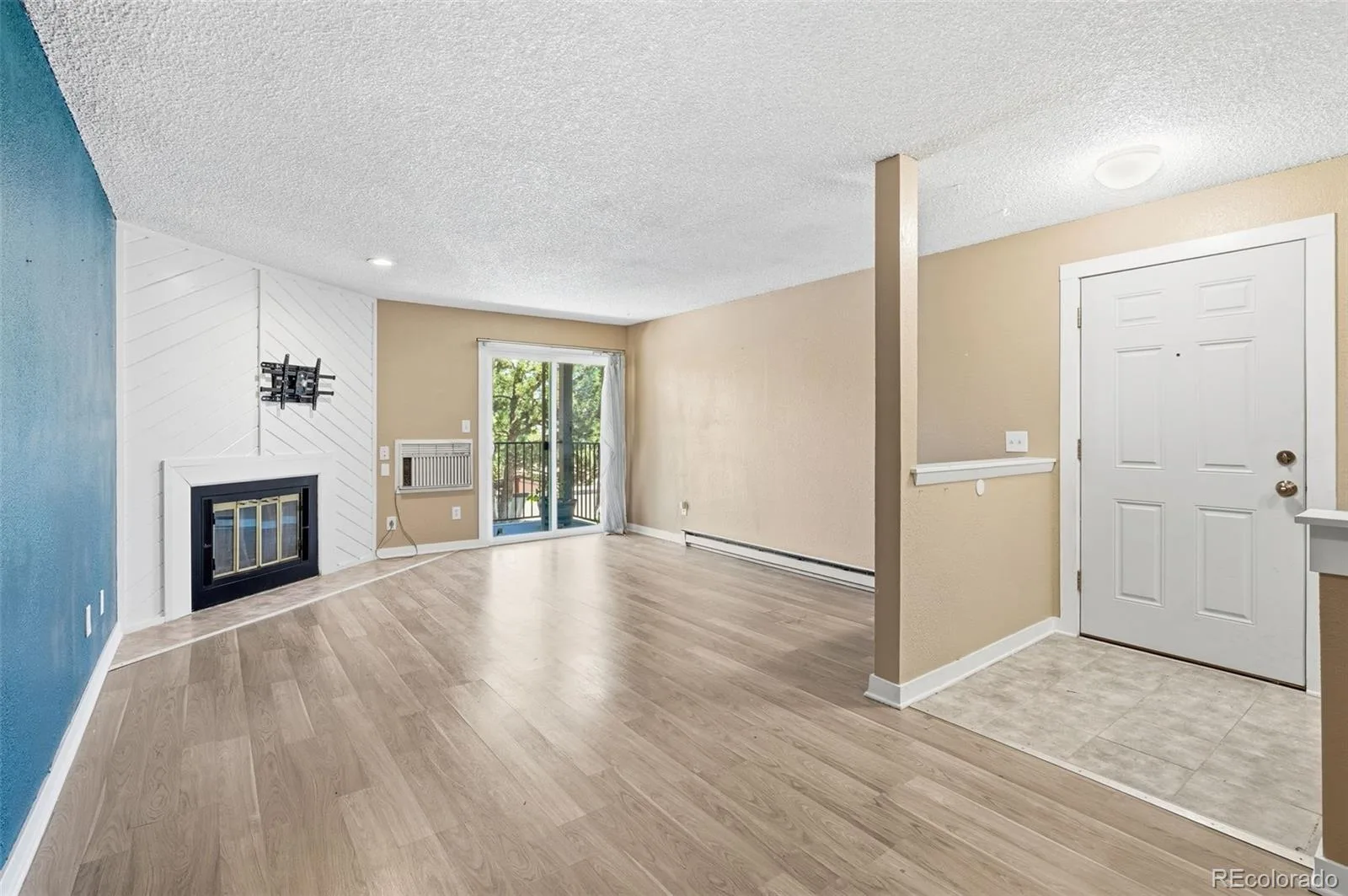 2280 S Oswego Way #201 Aurora CO 80014 | MLS #REC9203448 08272026004523 1600 3