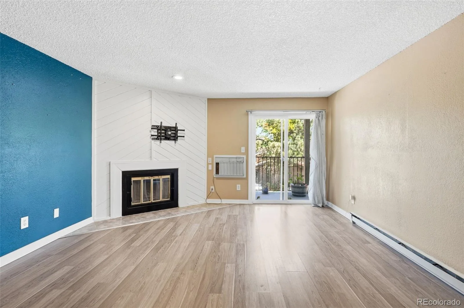 2280 S Oswego Way #201 Aurora CO 80014 | MLS #REC9203448 08272026004523 1600 5