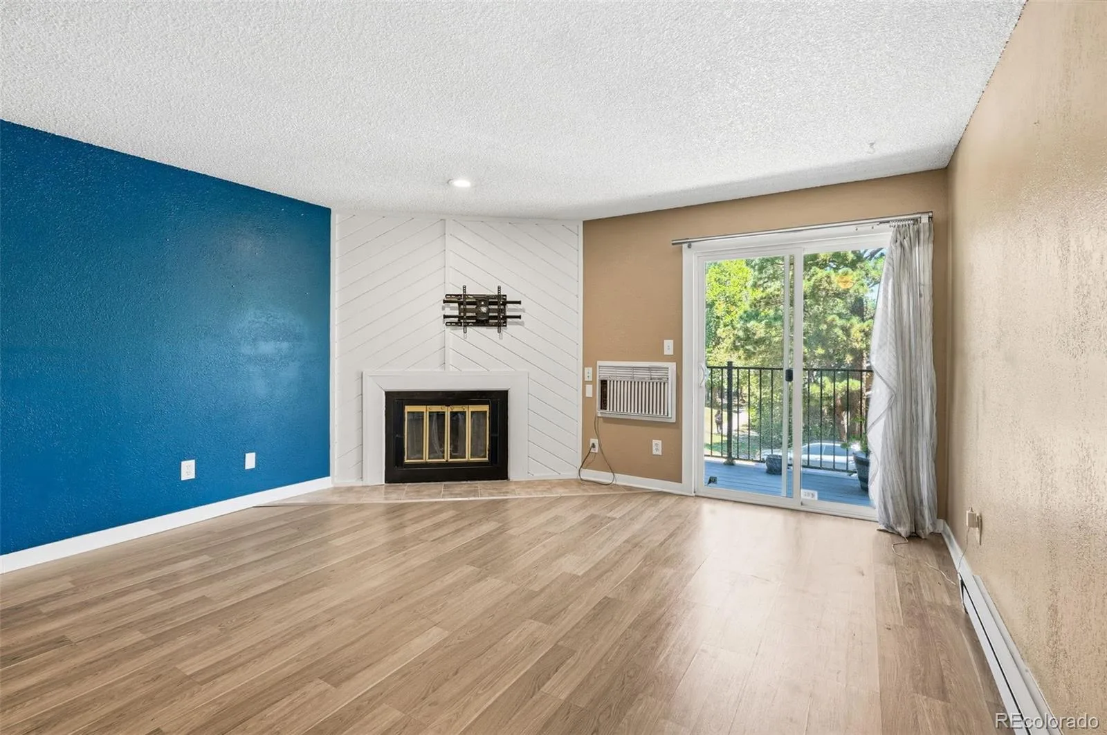 2280 S Oswego Way #201 Aurora CO 80014 | MLS #REC9203448 08272026004523 1600 6