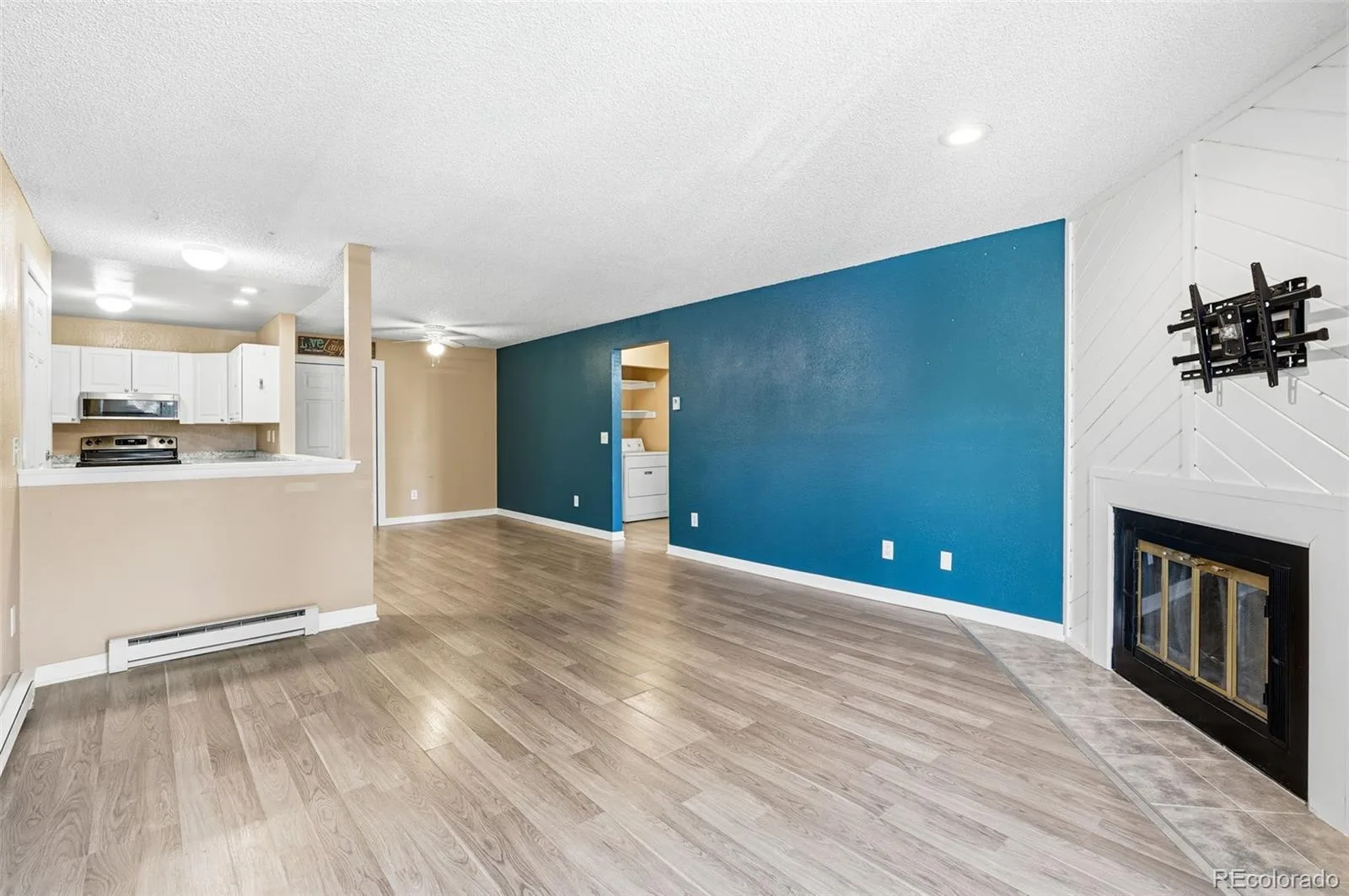 2280 S Oswego Way #201 Aurora CO 80014 | MLS #REC9203448 08272026004523 1600 7