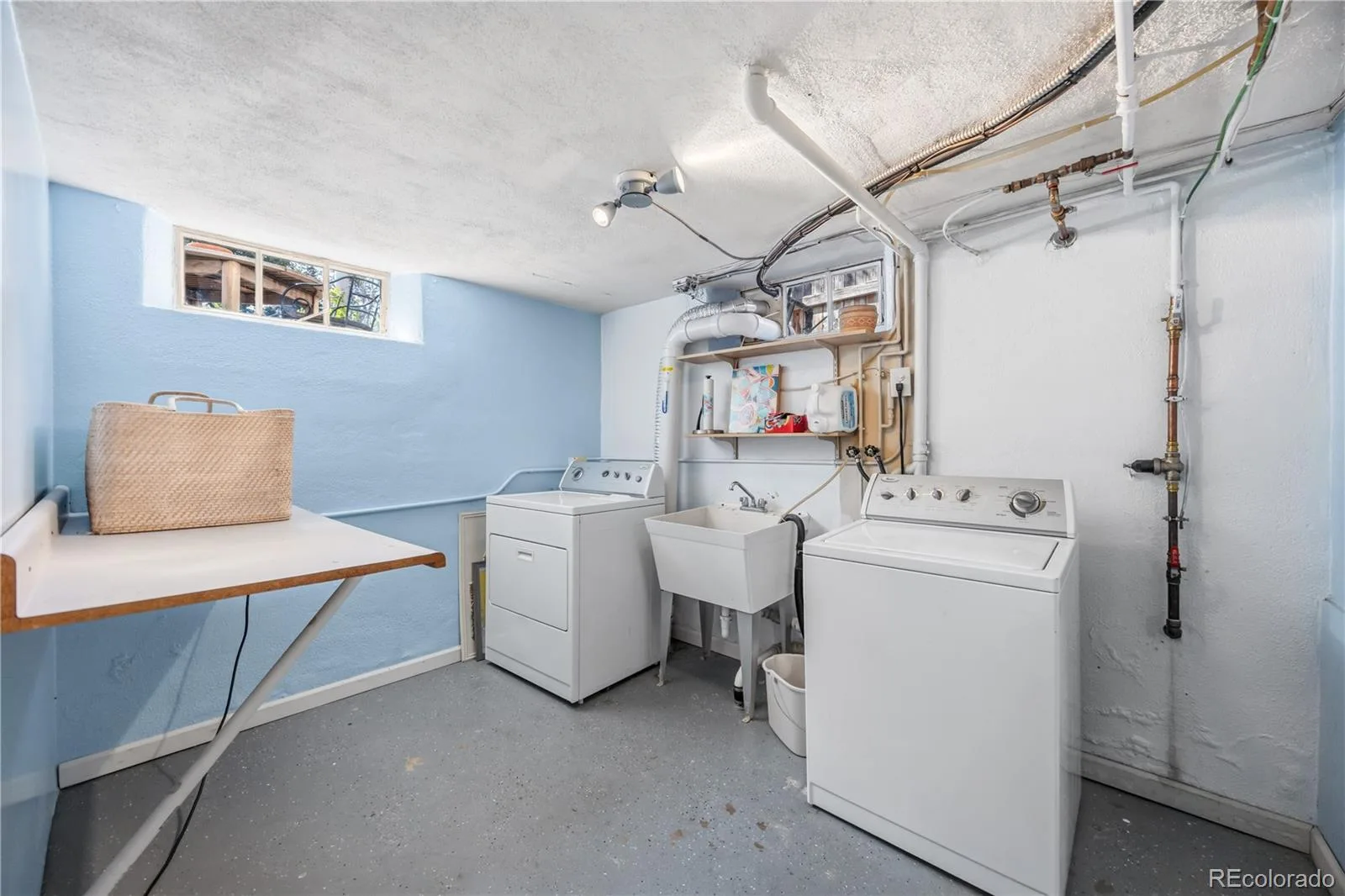 2375 Locust Street Denver CO 80207 | MLS #REC9204868 08192026145652 1600 23