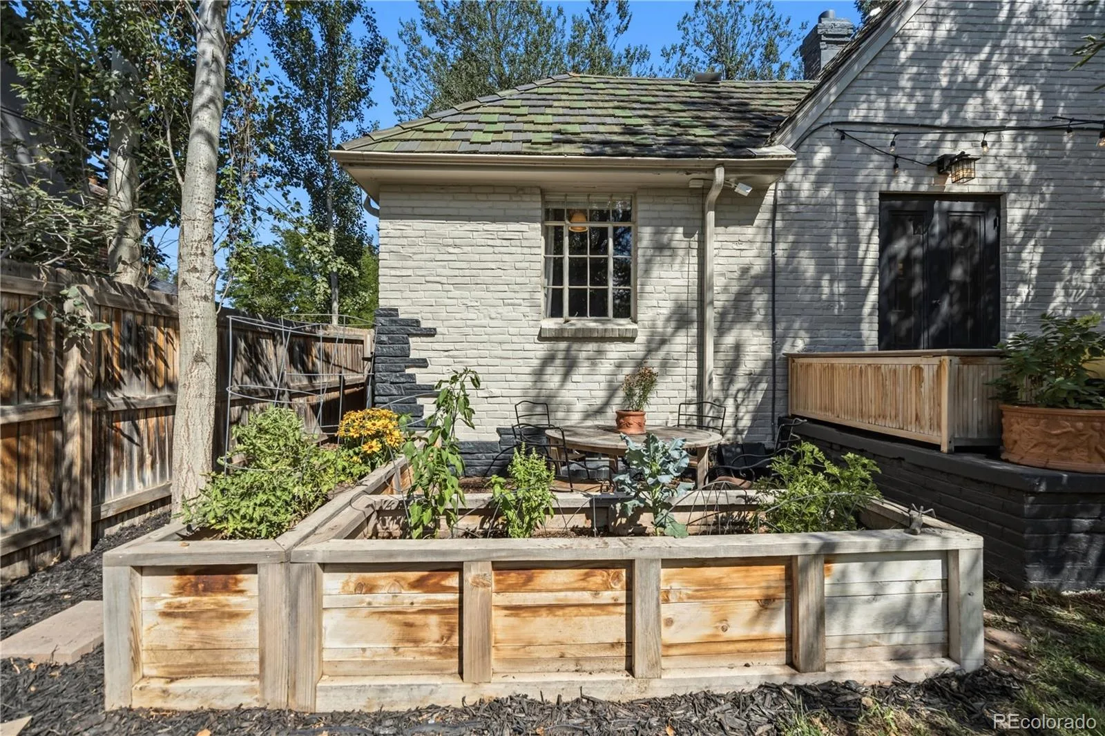 2375 Locust Street Denver CO 80207 | MLS #REC9204868 08192026145652 1600 24
