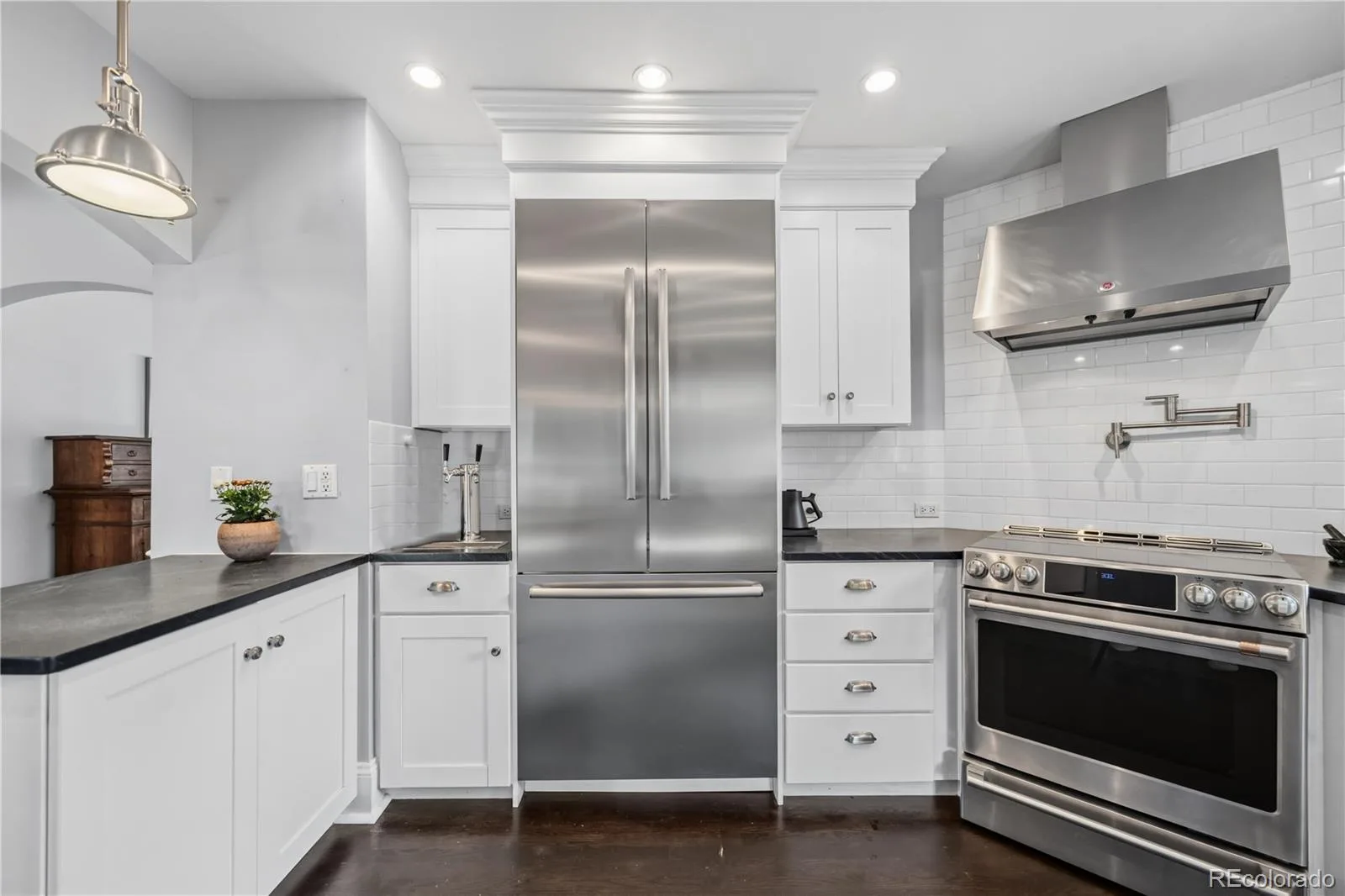 2375 Locust Street Denver CO 80207 | MLS #REC9204868 08192026145652 1600 5