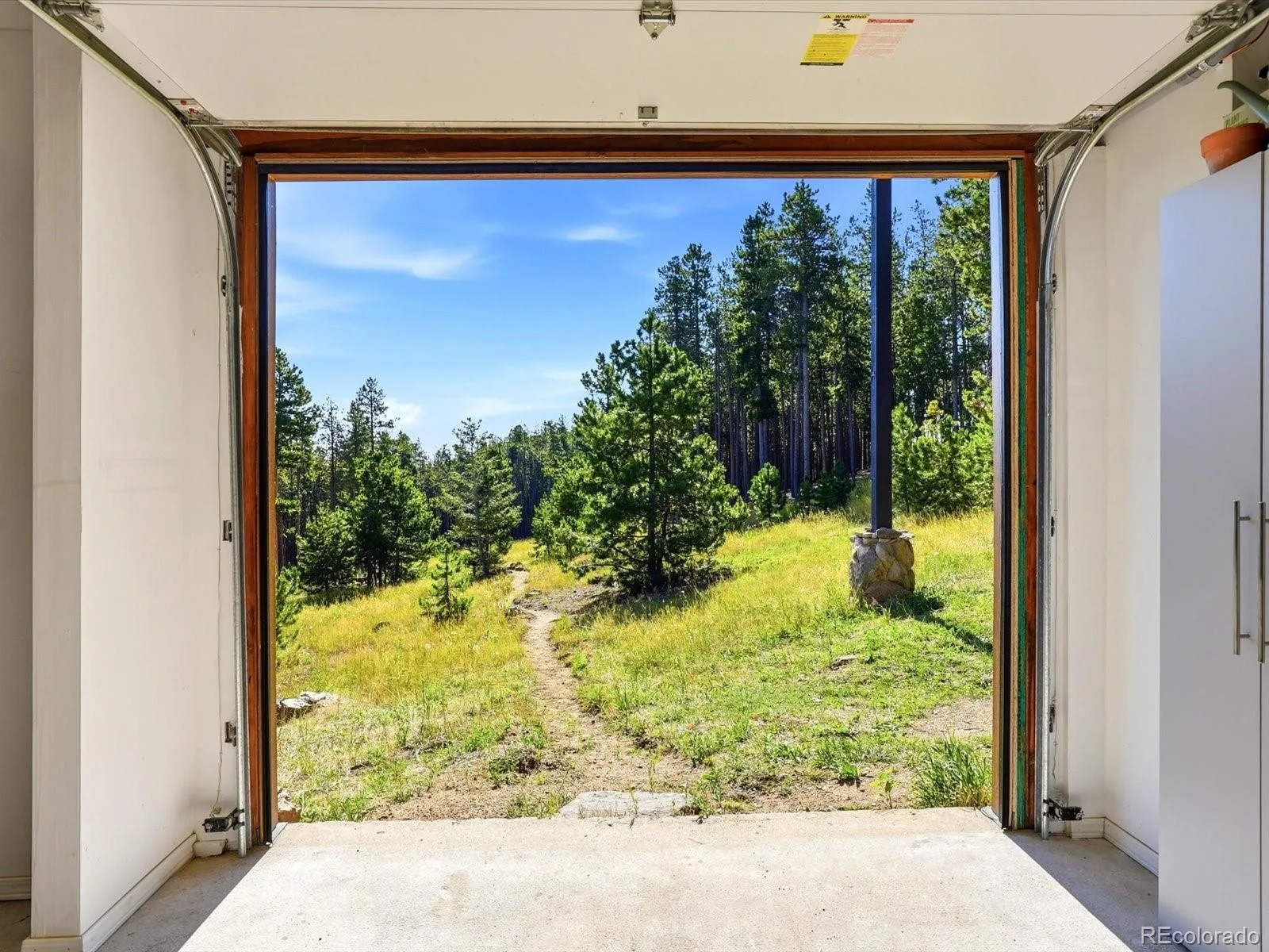 10594 Crystal Drive Morrison CO 80465 | MLS #REC9205347 08102026210456 1600 37