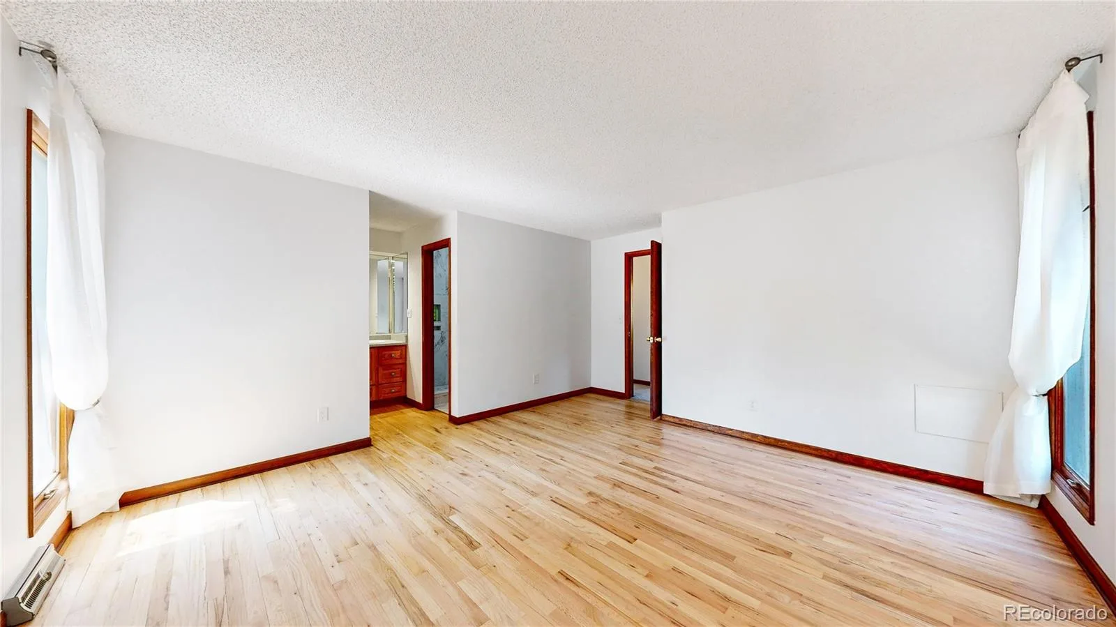 10453 W Arkansas Drive Lakewood CO 80232 | MLS #REC9206665 08042026223240 1600 21