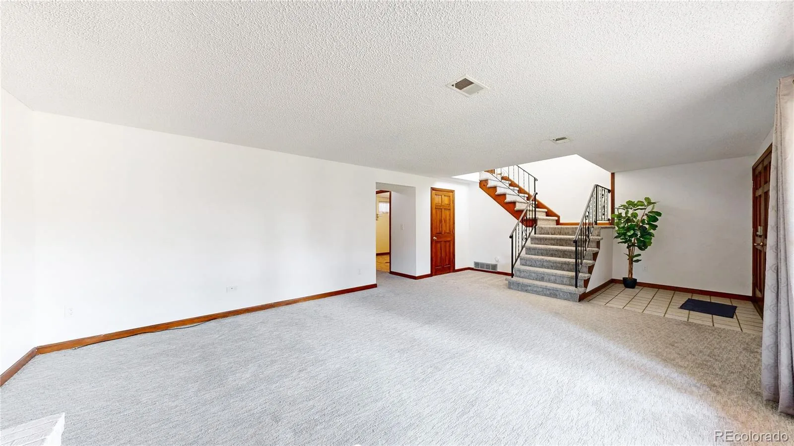 10453 W Arkansas Drive Lakewood CO 80232 | MLS #REC9206665 08042026223240 1600 29