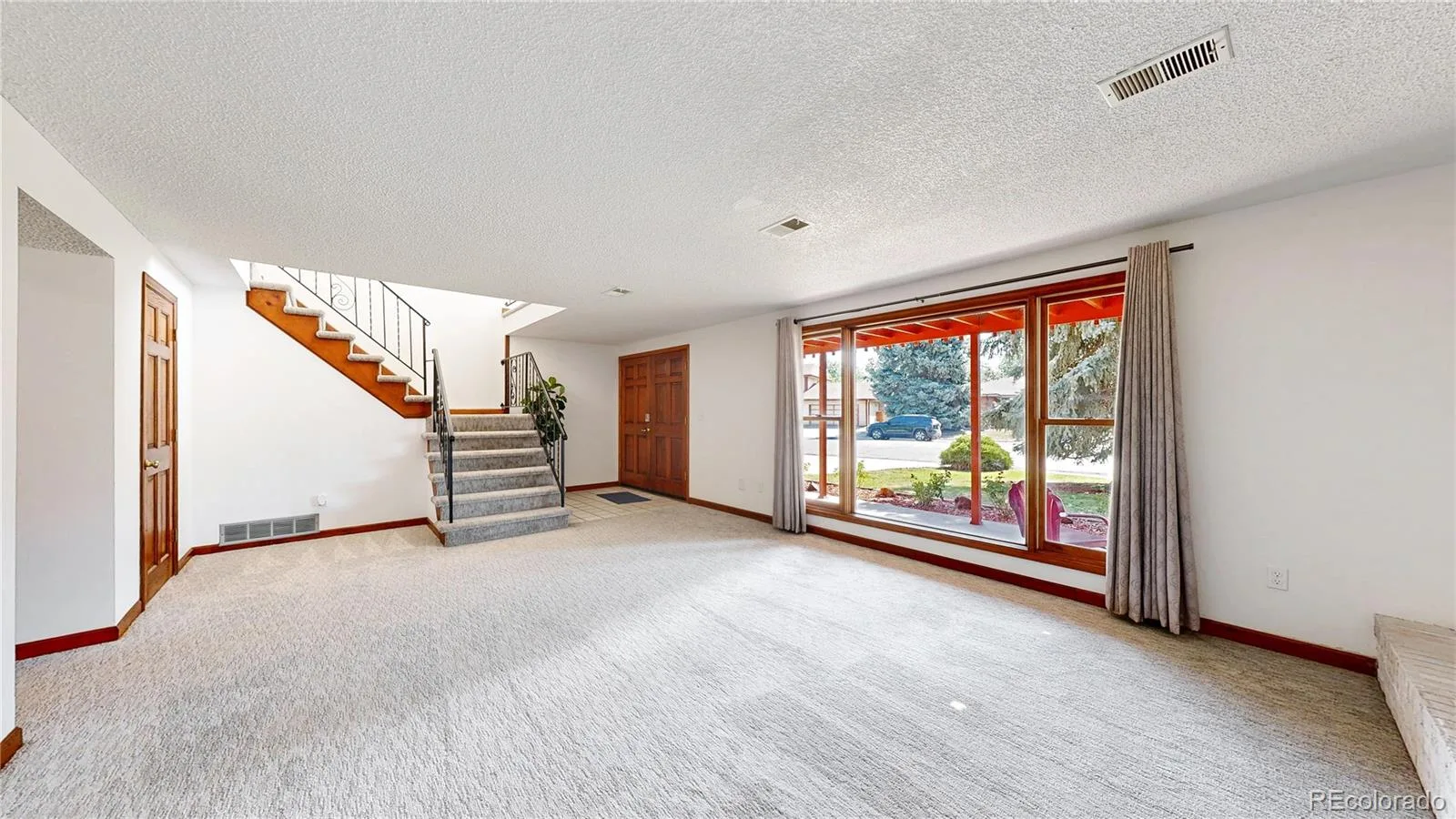 10453 W Arkansas Drive Lakewood CO 80232 | MLS #REC9206665 08042026223240 1600 30