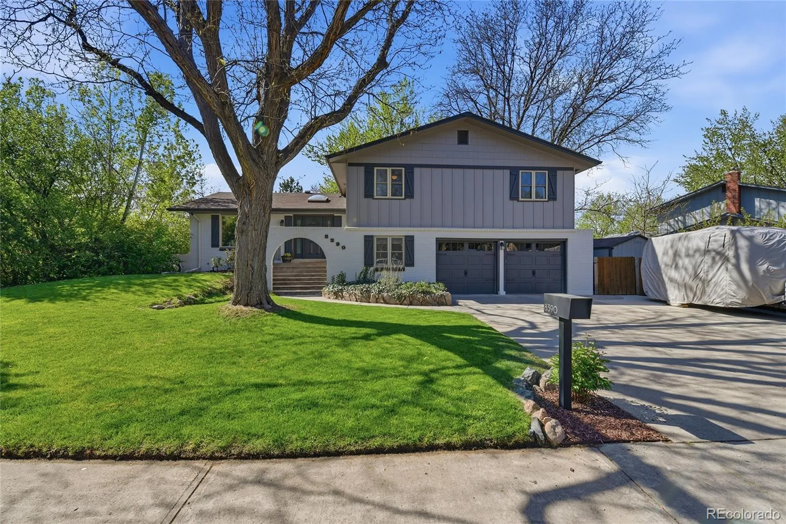 8390 W Harvard Drive Lakewood CO 80227 MLS #REC9209581 05012026002528 1600 0