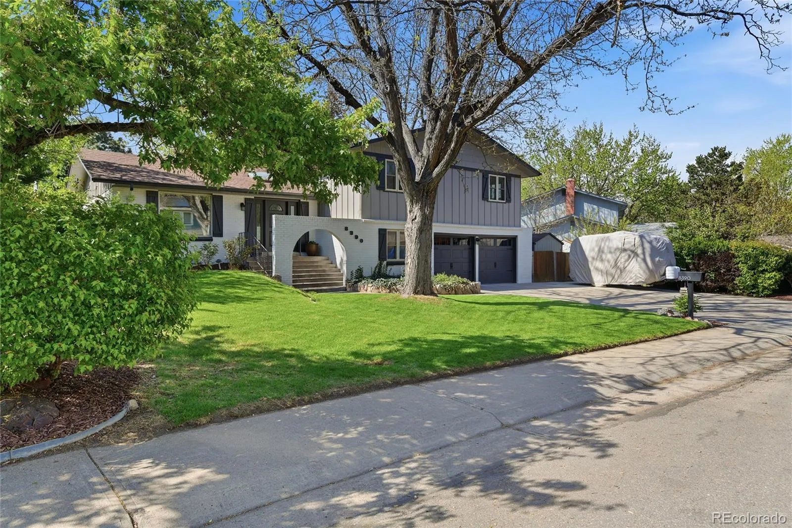 8390 W Harvard Drive Lakewood CO 80227 MLS #REC9209581 05012026002528 1600 1