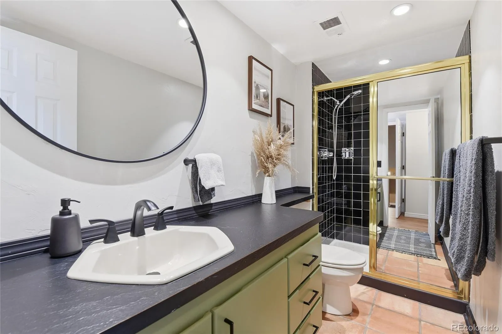 8390 W Harvard Drive Lakewood CO 80227 MLS #REC9209581 05012026002528 1600 17
