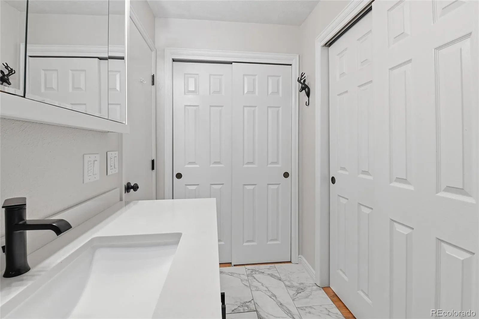 8390 W Harvard Drive Lakewood CO 80227 MLS #REC9209581 05012026002528 1600 22
