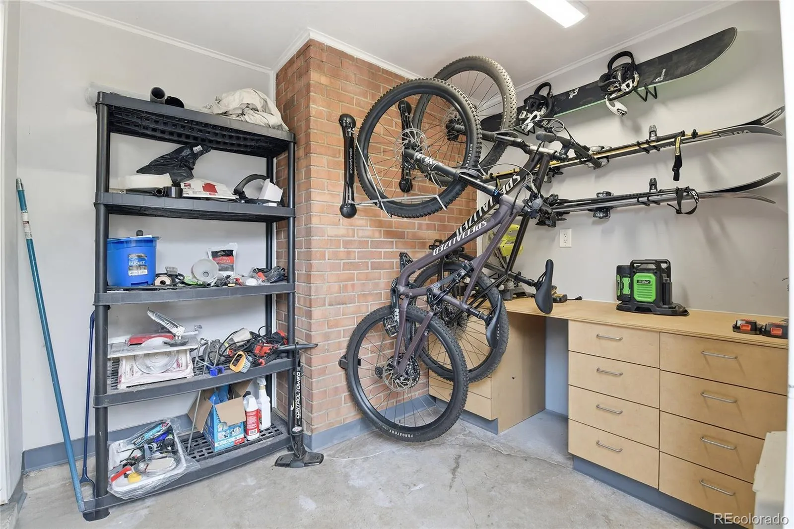 8390 W Harvard Drive Lakewood CO 80227 MLS #REC9209581 05012026002528 1600 41