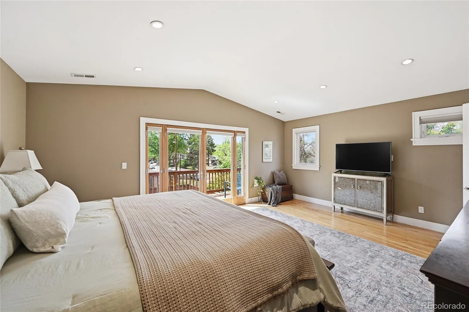 2001 S Fillmore Street Denver CO 80210 MLS #REC9211367 05052026045925 1600 14
