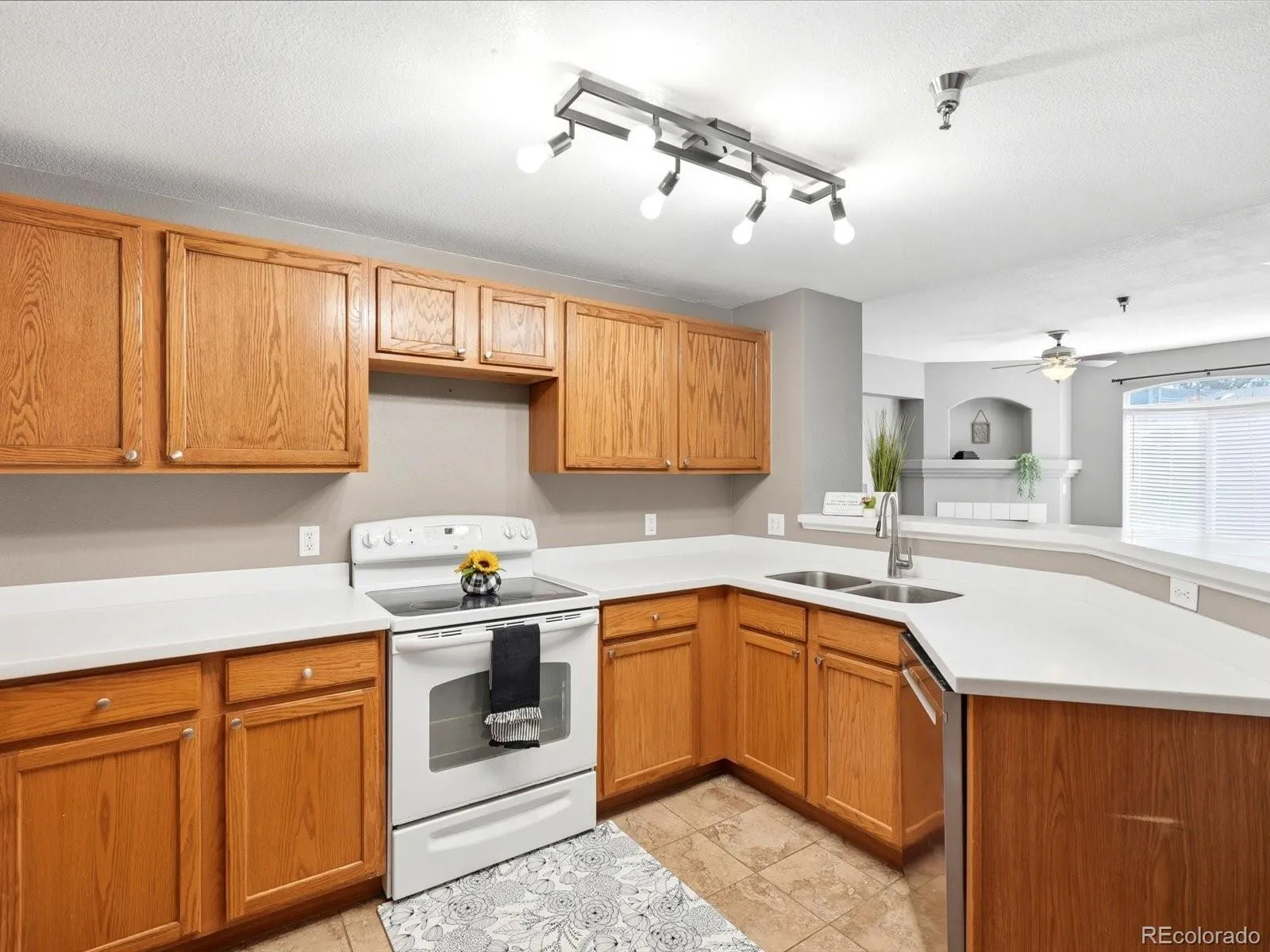 2575 S Syracuse Way #H202 Denver CO 80231 MLS #REC9212044 04292026215702 1600 3