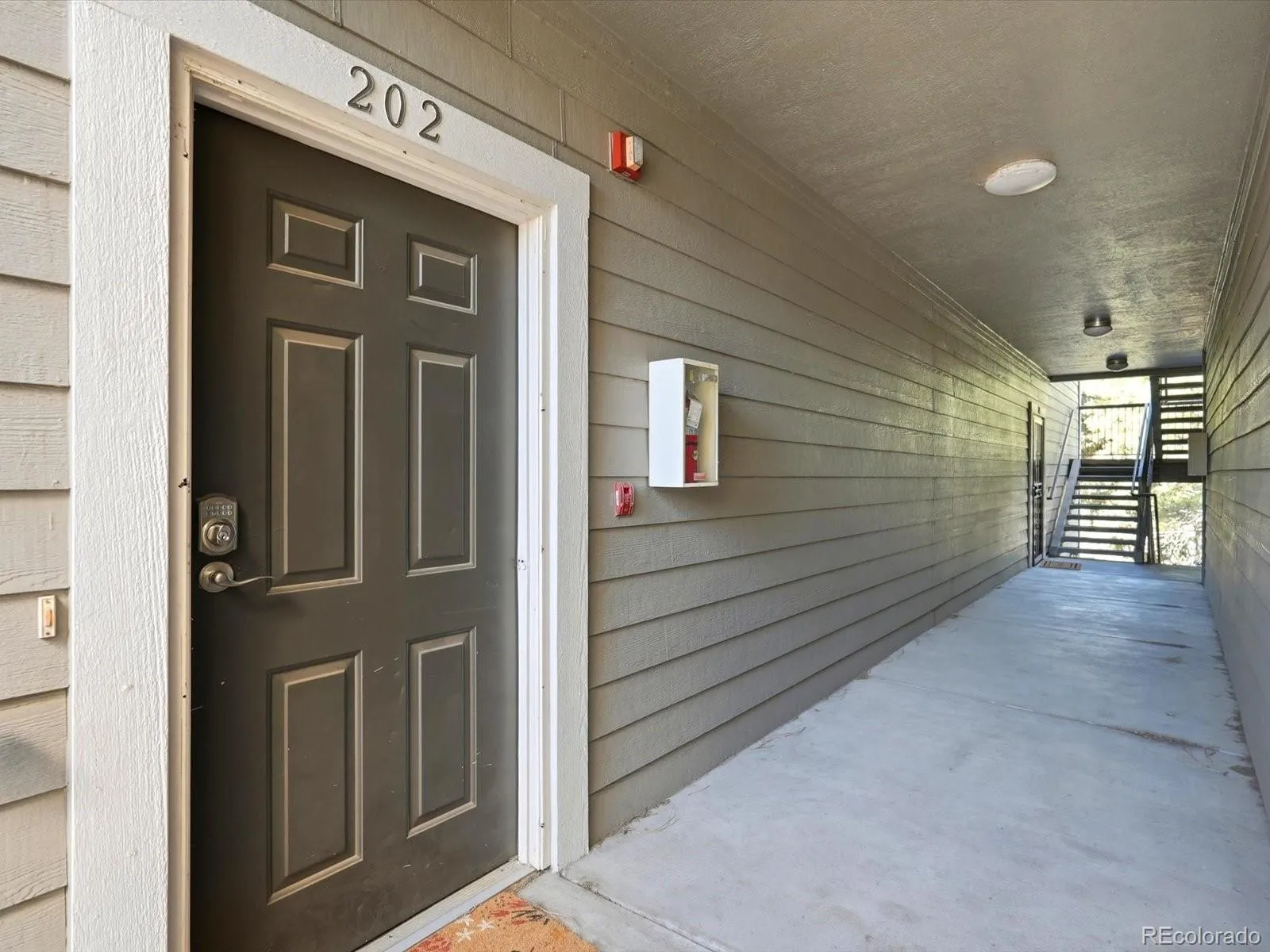2575 S Syracuse Way #H202 Denver CO 80231 MLS #REC9212044 04292026215702 1600 35