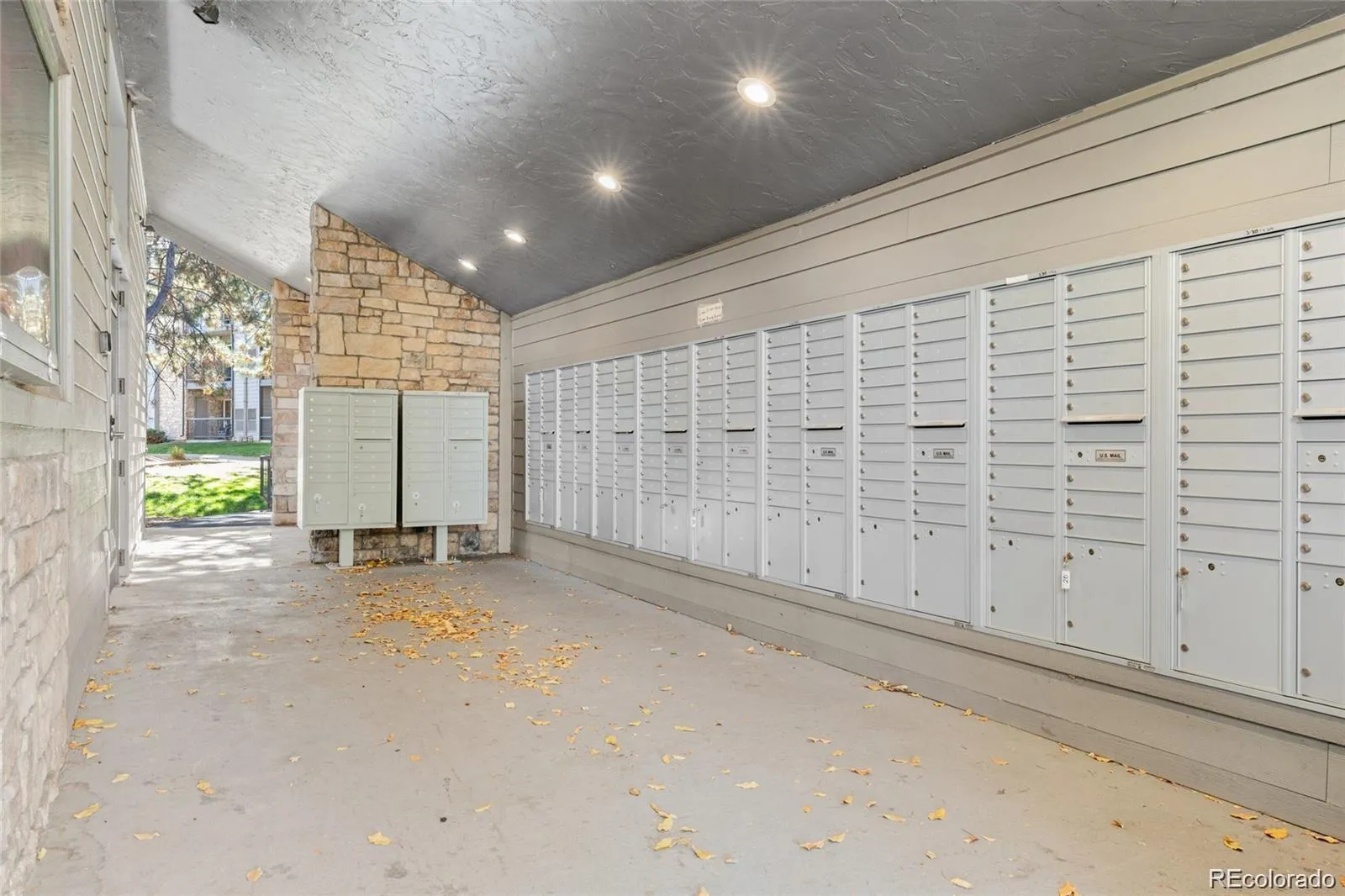 2575 S Syracuse Way #H202 Denver CO 80231 MLS #REC9212044 04292026215702 1600 43