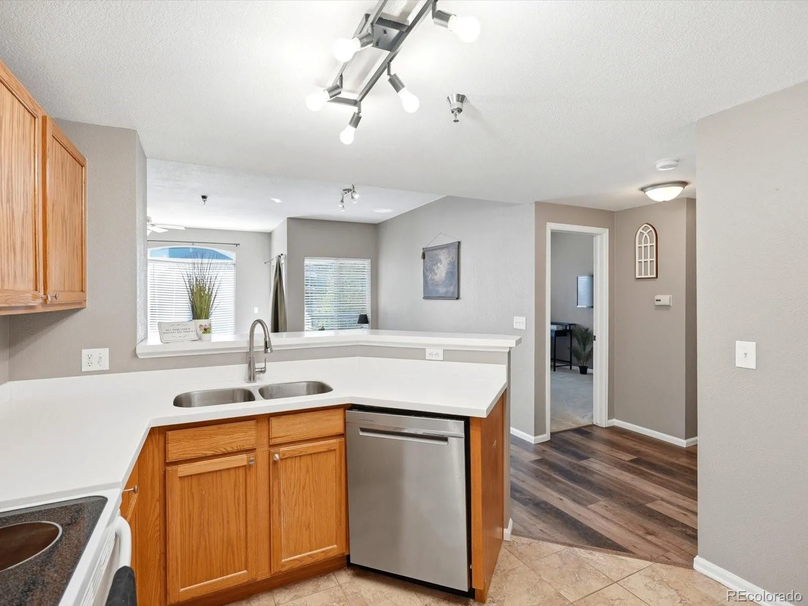 2575 S Syracuse Way #H202 Denver CO 80231 MLS #REC9212044 04292026215702 1600 6