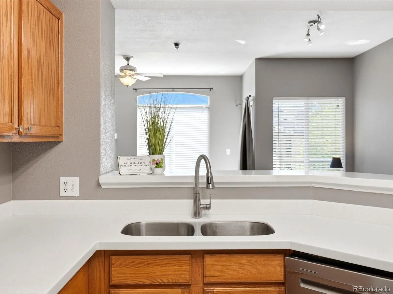 2575 S Syracuse Way #H202 Denver CO 80231 MLS #REC9212044 04292026215702 1600 8