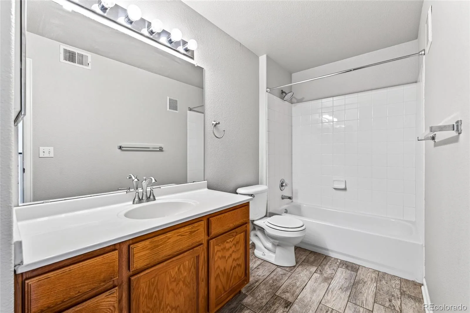 9992 E Idaho Circle #201 Aurora CO 80247 MLS #REC9214519 07222026190012 1600 10