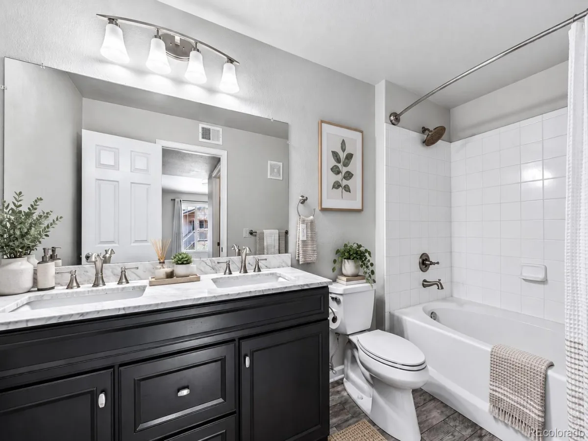 9992 E Idaho Circle #201 Aurora CO 80247 | MLS #REC9214519 09232026014220 1200 7