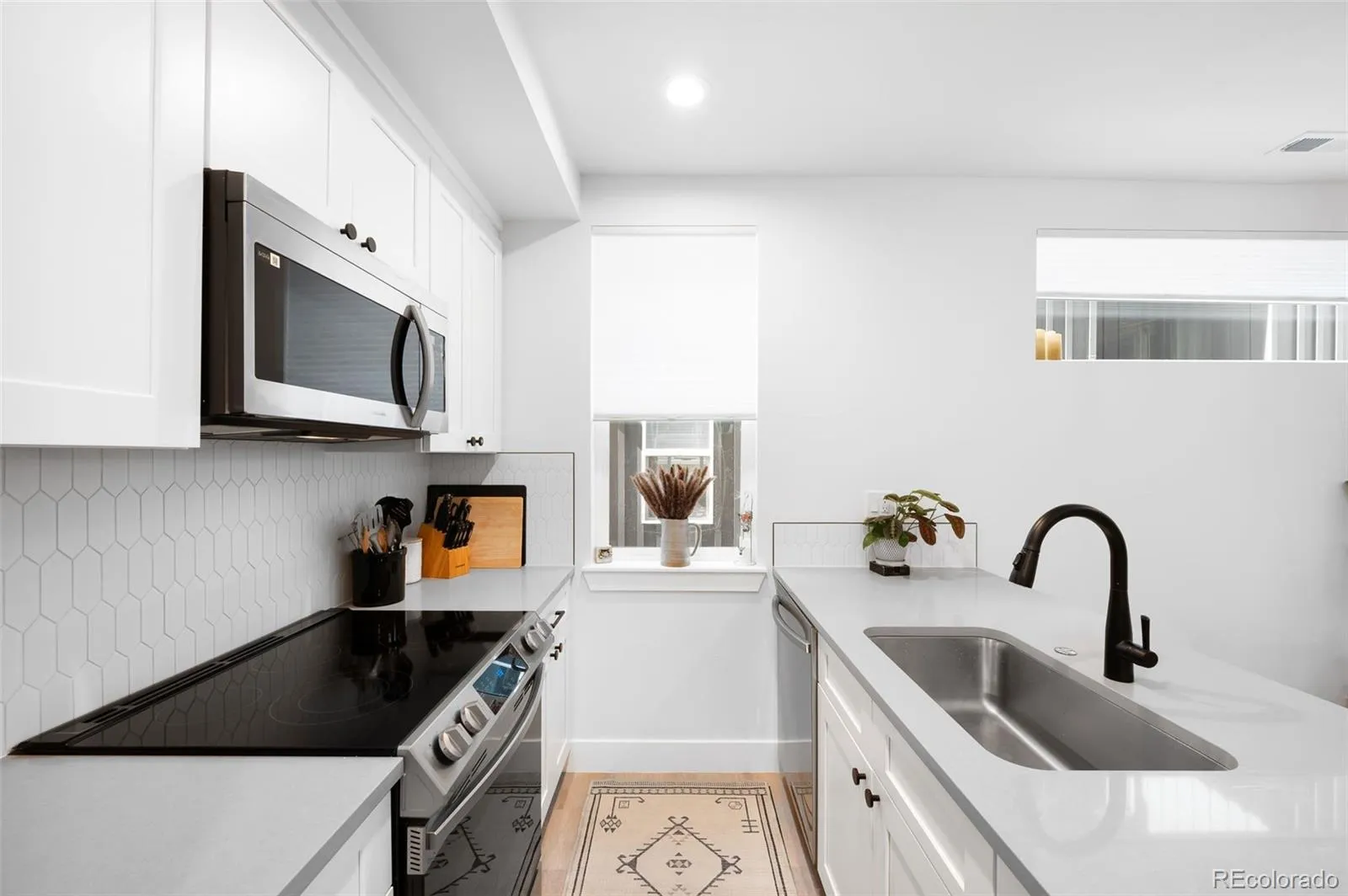 04122026192141 1600 10