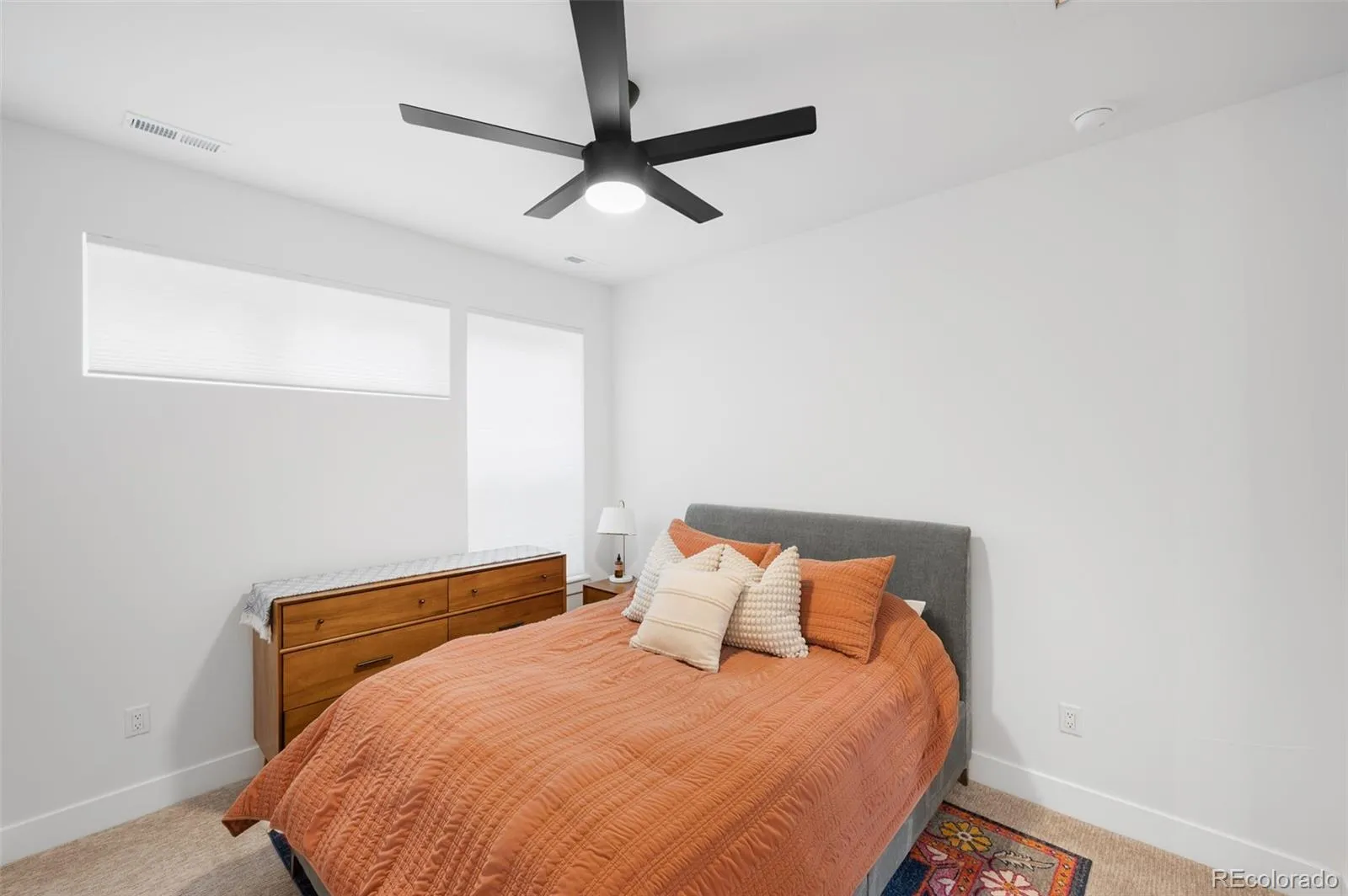 04122026192141 1600 16