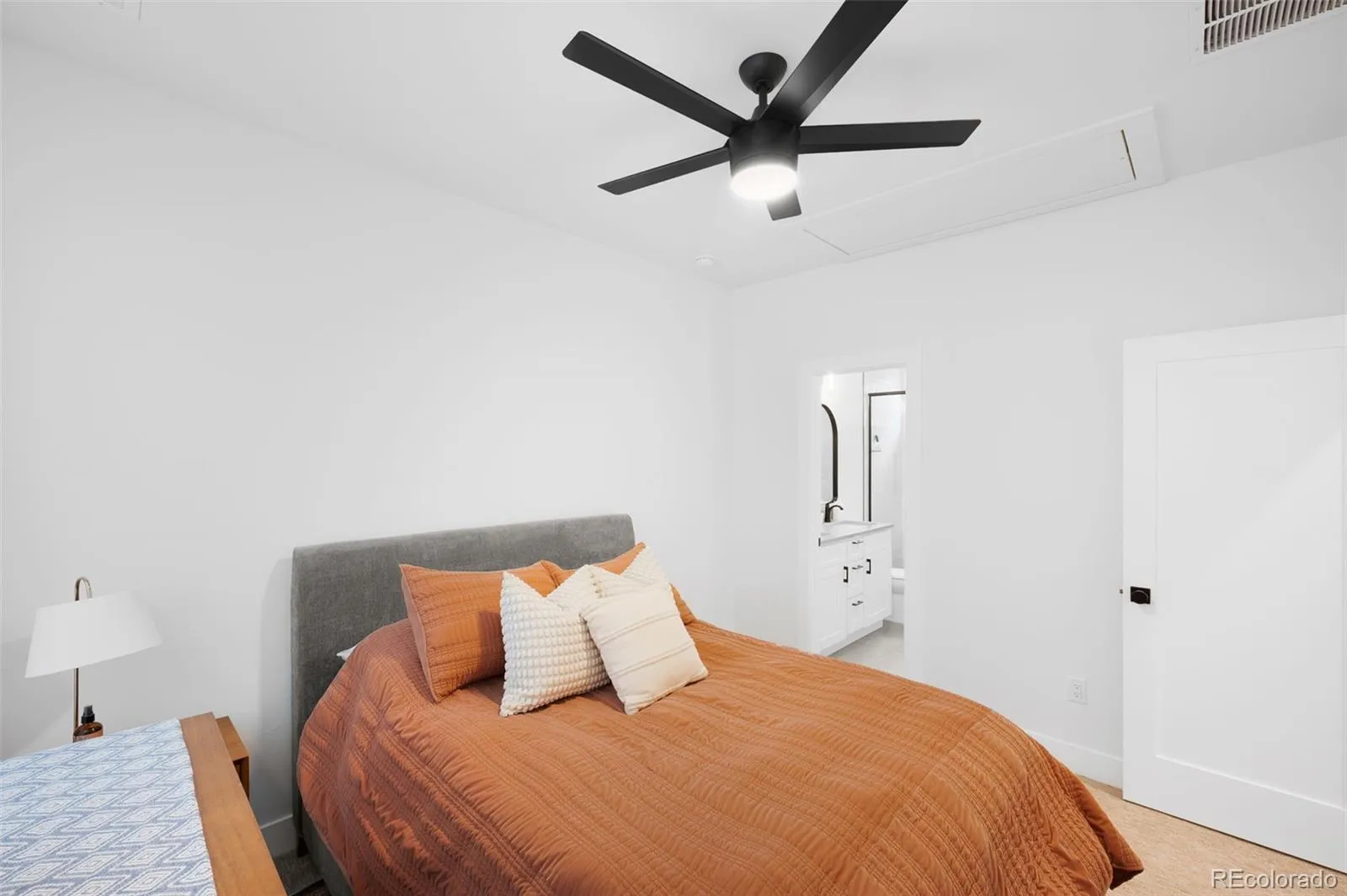 04122026192141 1600 18