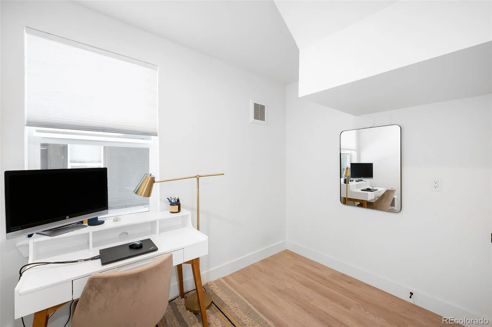 04122026192141 1600 23