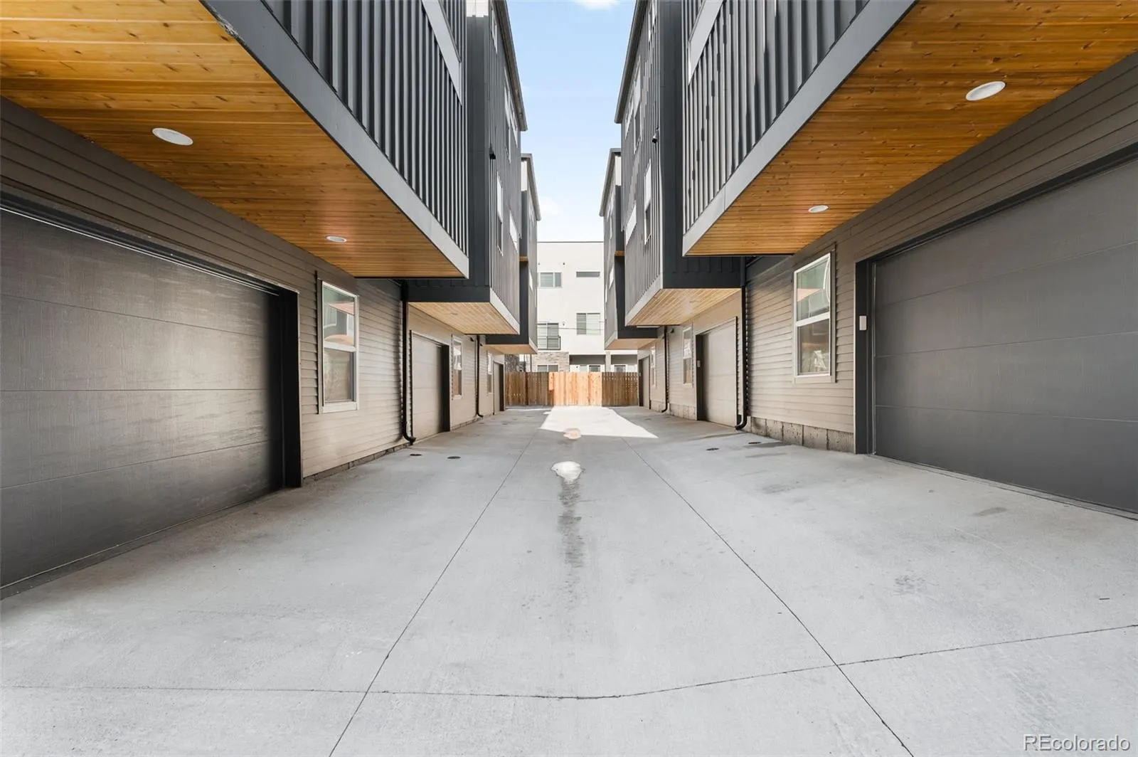 04122026192141 1600 26