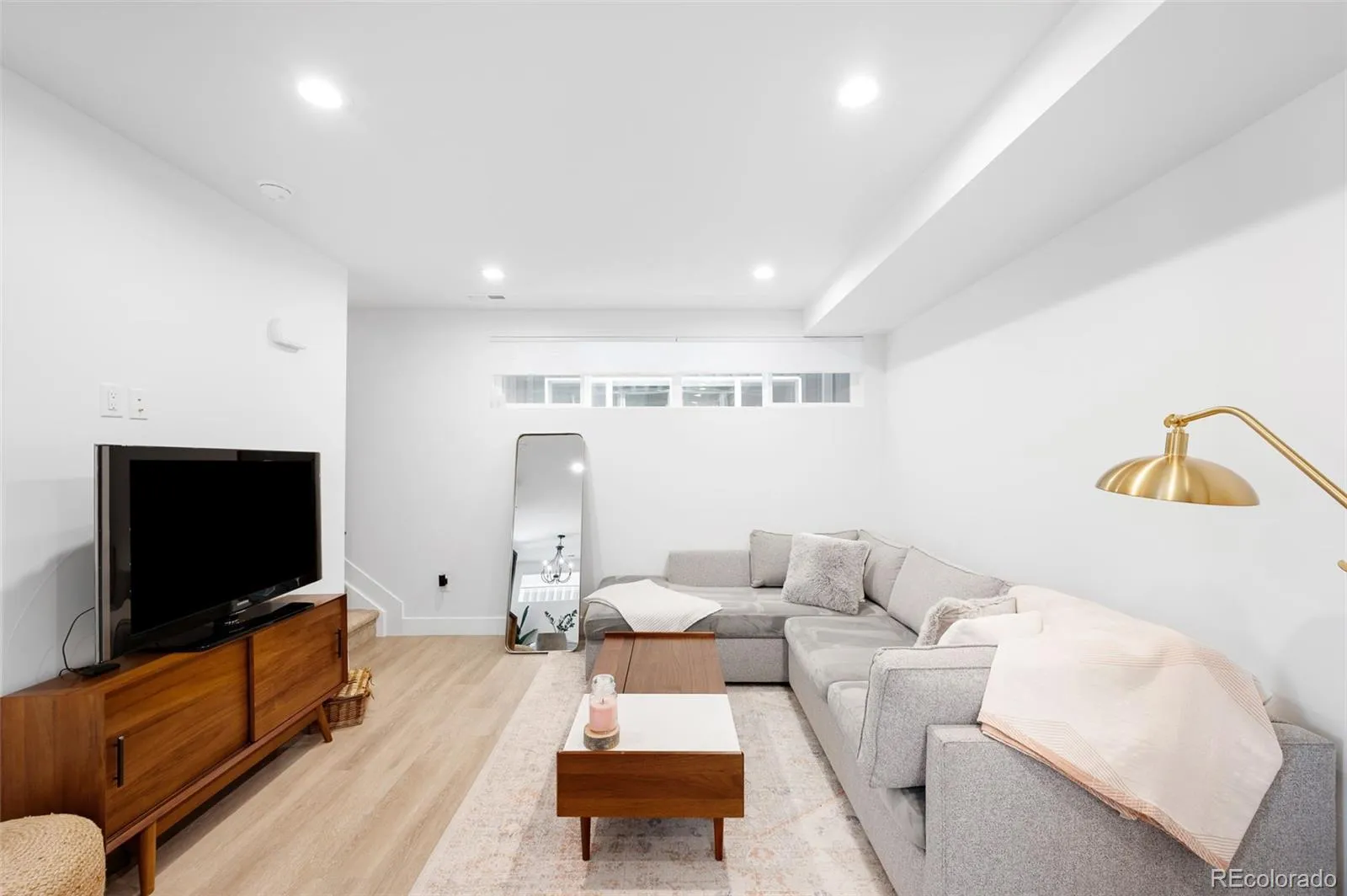 04122026192141 1600 7