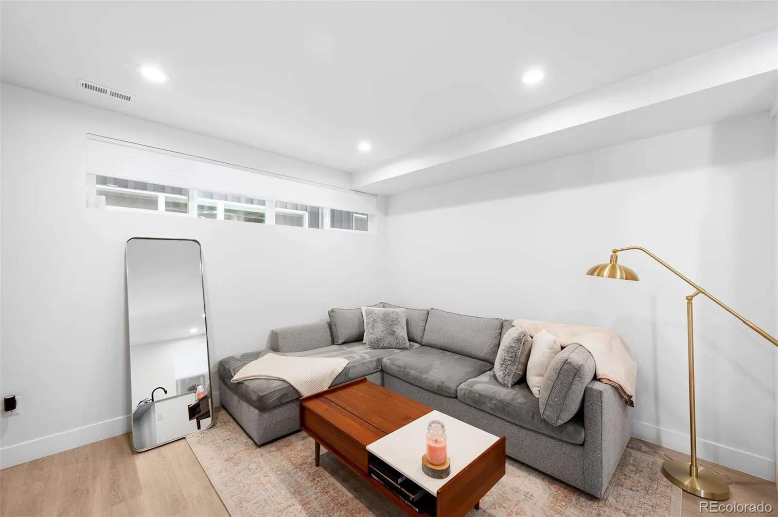 04122026192141 1600 8