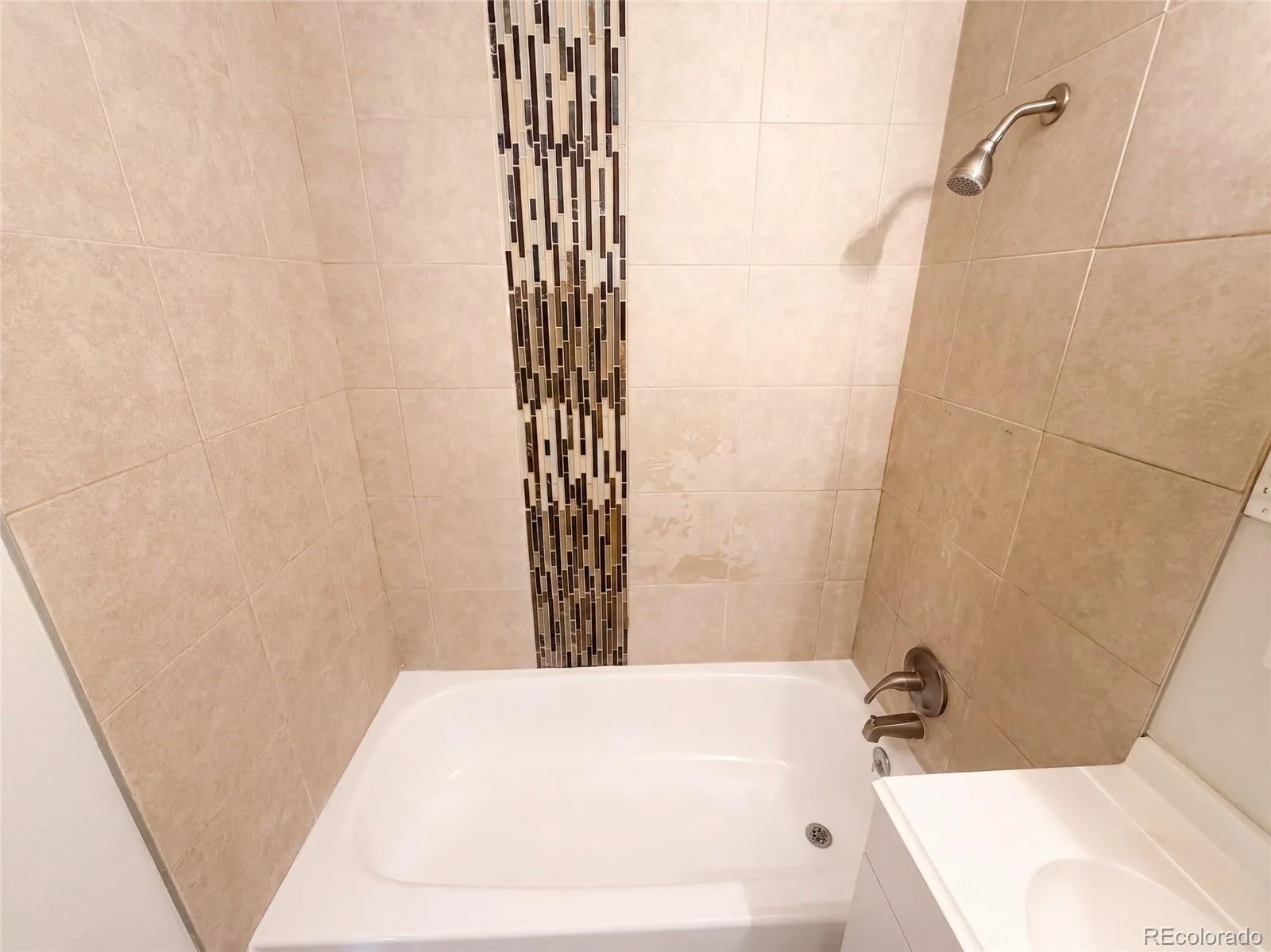 790 Hanover Street Aurora CO 80010 | MLS #REC9216883 09232026014241 1600 20