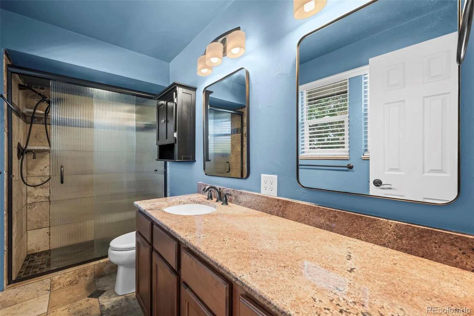 1111 S Holland Court Lakewood CO 80232 | MLS #REC9219131 10062026214455 1600 26