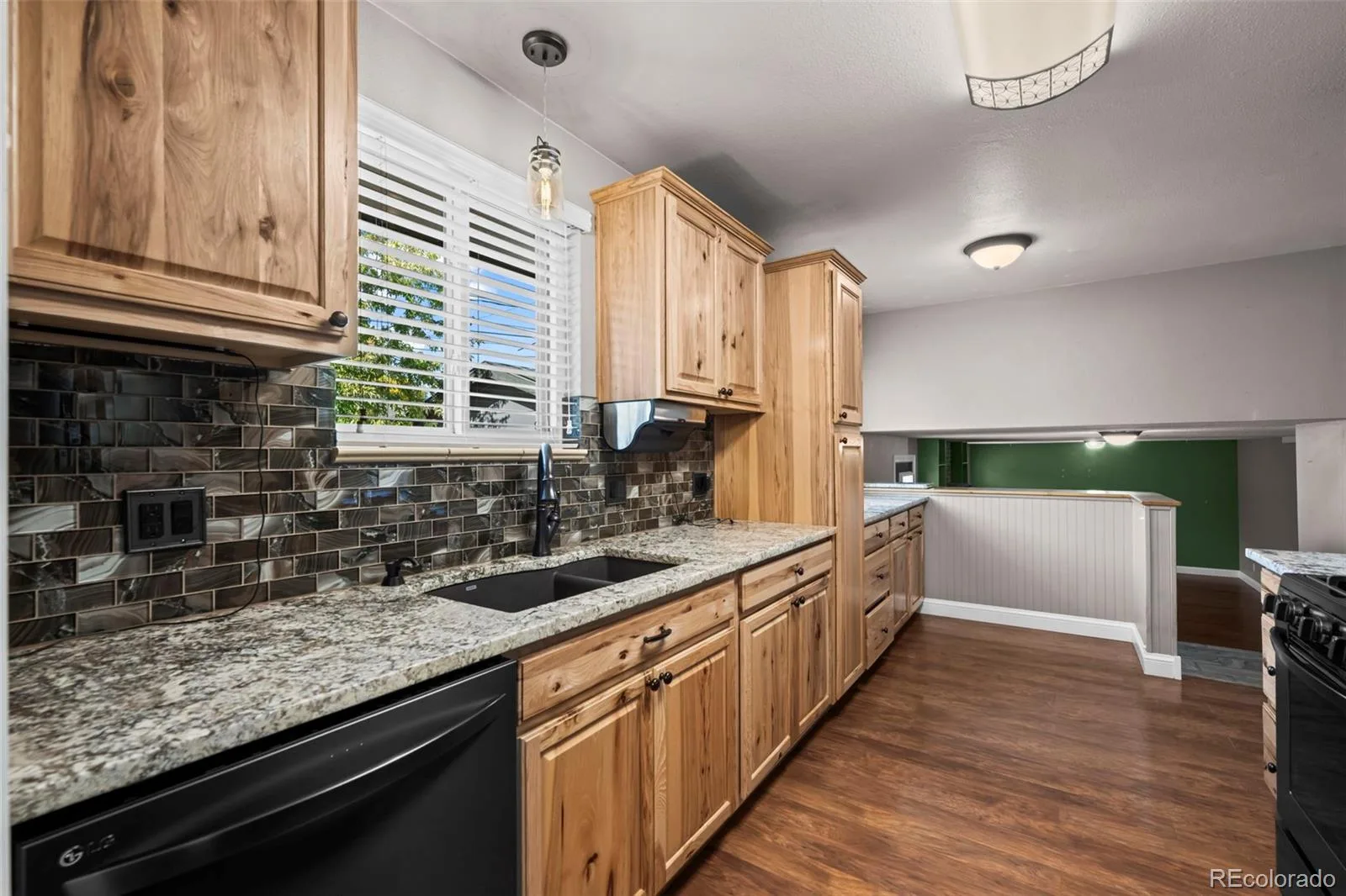 1111 S Holland Court Lakewood CO 80232 | MLS #REC9219131 10062026214455 1600 9