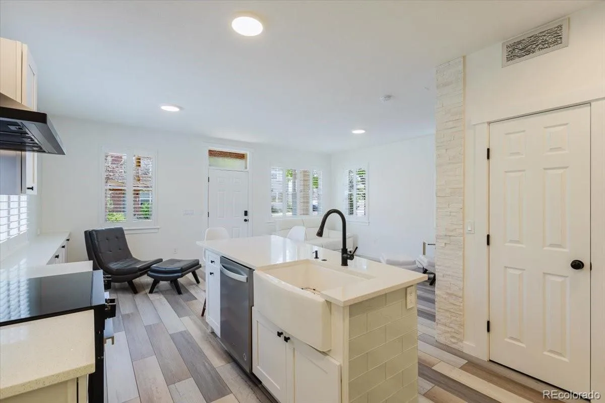 2609 Emporia Court Denver CO 80238 | MLS #REC9222132 08302026151334 1200 22