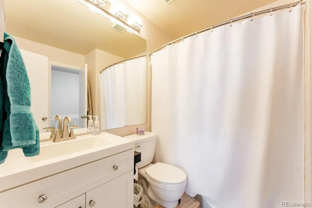8030 S Columbine Court Centennial CO 80122 | MLS #REC9223677 04242026152133 1024 13